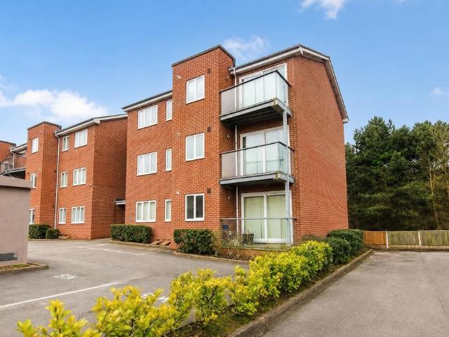 Sunny Bank, Stoke On Trent ST6, 2 bed flat to rent, £725 pcm | PrimeLocation