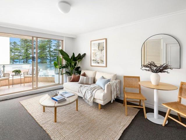 Sunny beachside apartment with ocean views