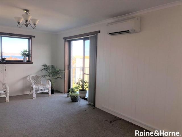 Sunny Bellerive unit with Views
