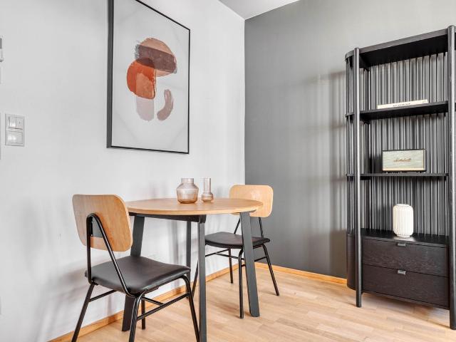 Sunny Brigittenau 1BR w/ Elevator & Storage, nr Augarten, Vienna Amsterdam Apartments for Rent