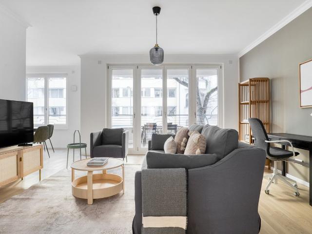 Sunny Charlottenburg 2BR in quiet area near Kurfürstendamm, Berlin Amsterdam Apartments for Rent