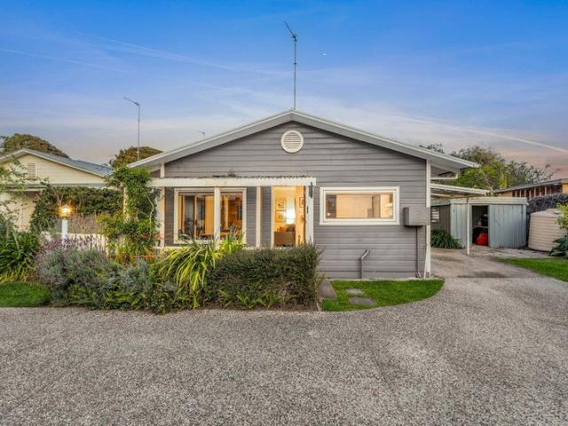 Sunny Coastal Cottage