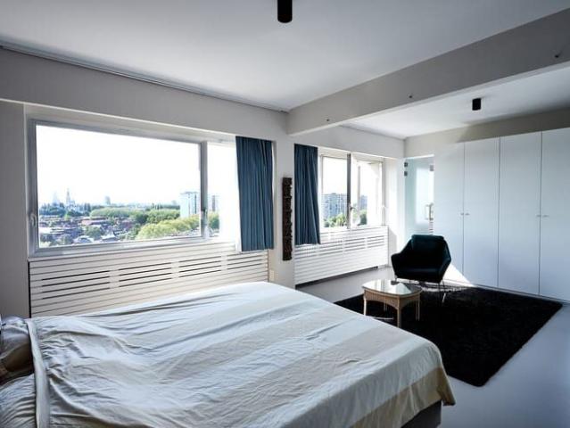 Sunny corner flat with amazing views, furnished