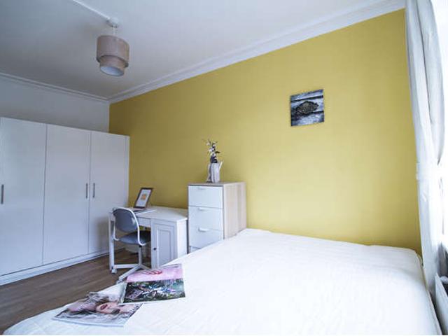 Sunny Double Room 2 Bed Flat NW1
