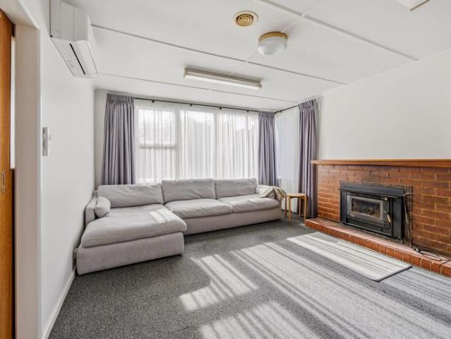 Sunny Family Home In Peaceful Location