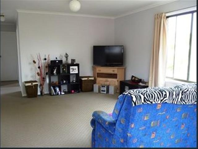Sunny Fishpen Unit Walk to Lake, Beach & Town