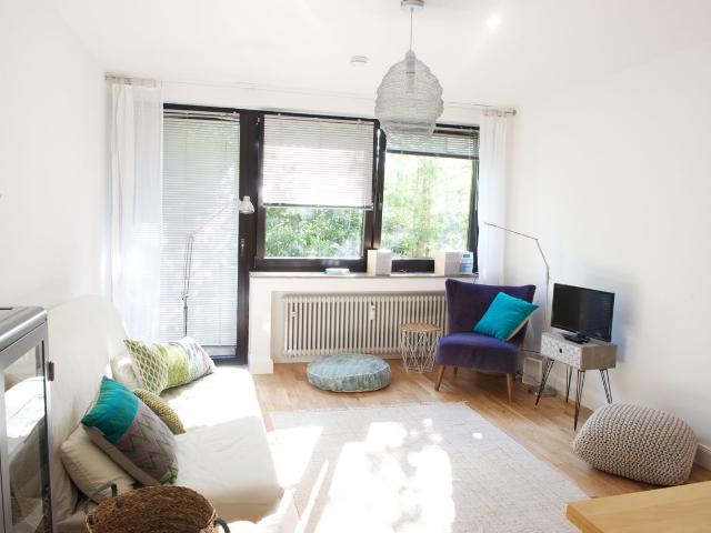 sunny furnished apartment in Düsseltal, Dusseldorf Amsterdam Apartments for Rent