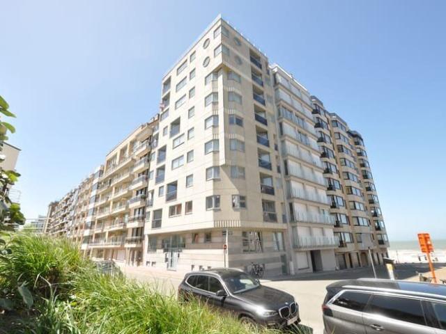 Sunny furnished flat with open view near sea