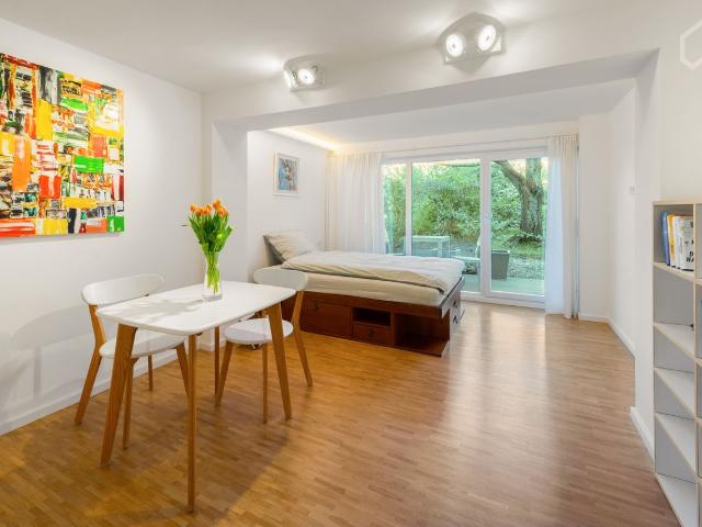 Sunny garden apartment in attractive district, Koln Amsterdam Apartments for Rent