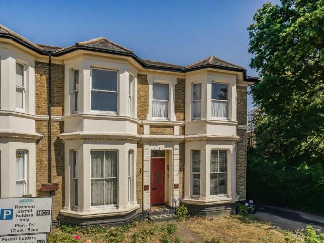 Sunny Gardens Road, London NW4 1 bed flat to rent £1,400 pcm £323 pw