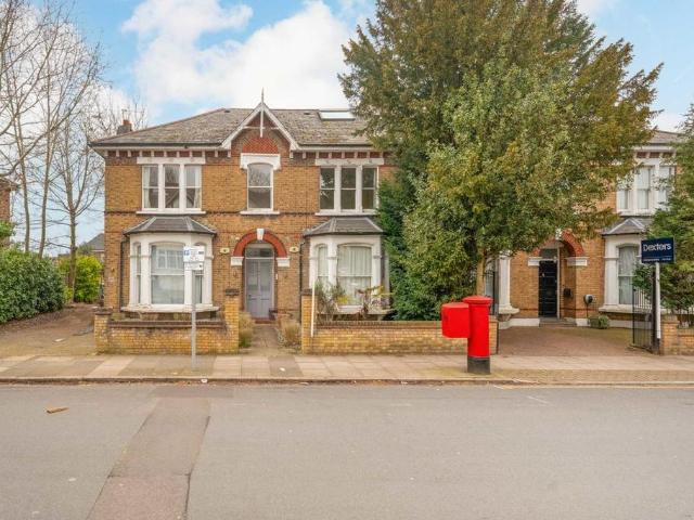 Sunny Gardens Road, London NW4 3 bed flat to rent £2,950 pcm £681 pw