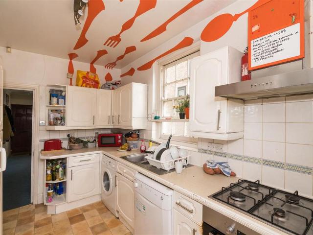 Sunny Gardens Road, London 4 bed apartment to rent £2,675 pcm £617 pw