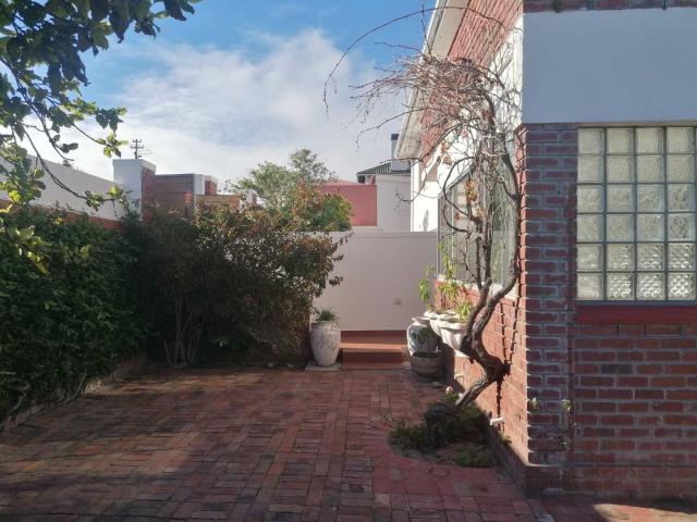 SUNNY GROUND FLOOR APARTMENT