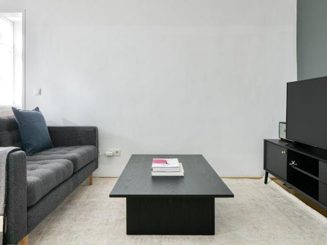 Sunny Landstraße 2BR w/ Elevator & Balcony, walk to Danube, Vienna Amsterdam Apartments for Rent