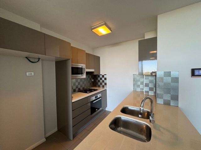 Sunny, Modern 2 Bed both w/ Built Ins & Balconies, AC, 2x Parking & Large Storage, 1 Bath, Gym & Sauna in Building