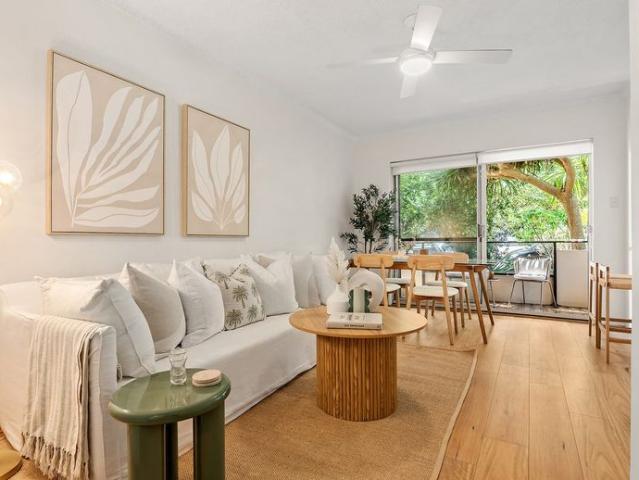 Sunny North Facing Apartment Offering the Ultimate Freshwater Lifestyle
