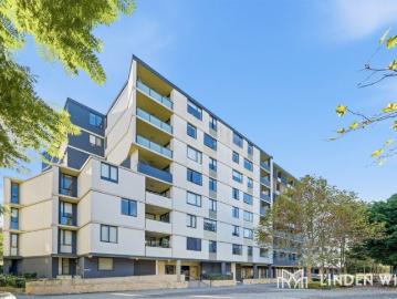 Sunny North Facing Apartment with Study, Park Views & Rare Double Parking