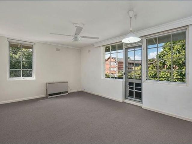 Sunny North facing Apartment