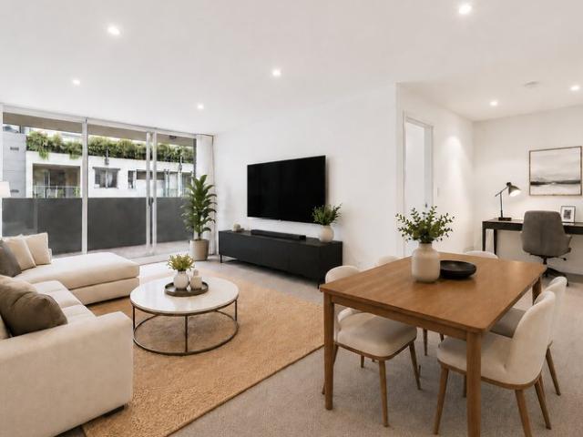 Sunny North Facing One Bedroom plus Study