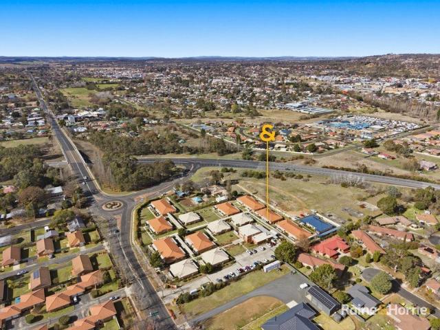 Sunny North Facing Living in a Convenient Armidale Location