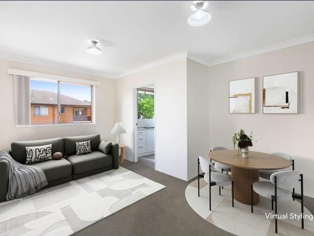 Sunny North Facing Top Floor Apartment