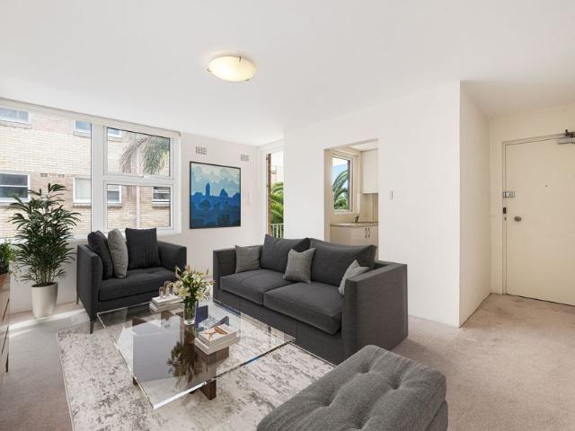 Sunny One Bedroom Apartment in the Heart of Mosman