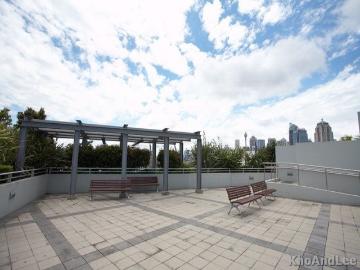 Sunny One Bedroom Apartment with Parking in Prime Ultimo Location