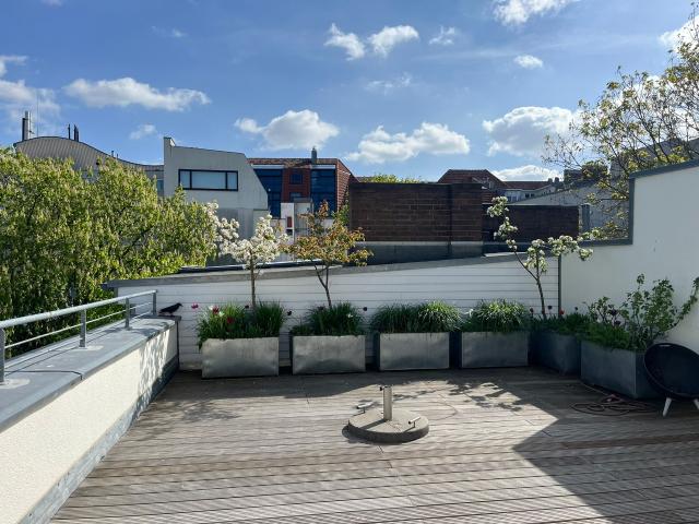 Sunny penthouse with spacious roof terrace in the heart of Kreuzberg Gräfekiez