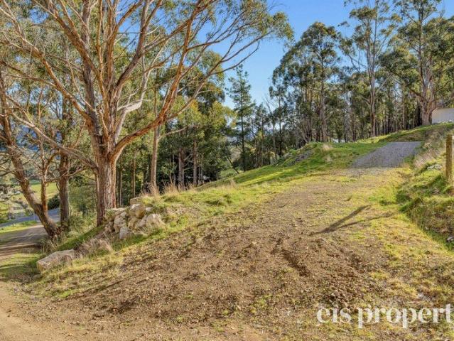 Sunny, private, country feel, yet close by to township!