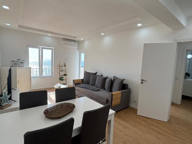 Sunny renovated T1 with Sea View & Wi Fi