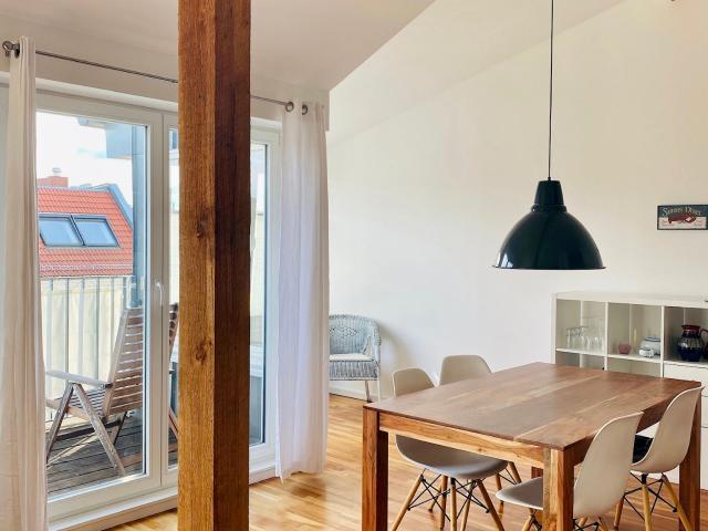 Sunny rooftop apartment with big balcony in Prenzlauer Berg close to park, restaurants and public transport