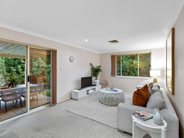 Sunny, Single Level & Super Convenient