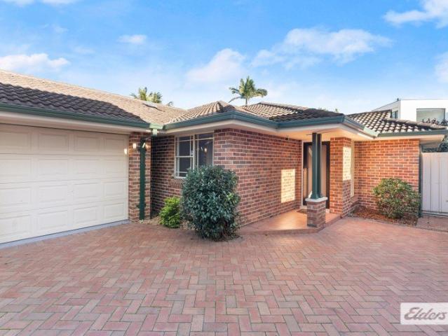 Sunny Single Level Villa/Duplex