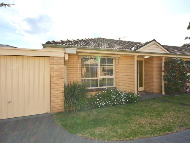Sunny & spacious Two Bedroom Villa Unit