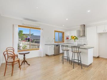 Sunny, Spacious & Easy Living Unit Bermagui