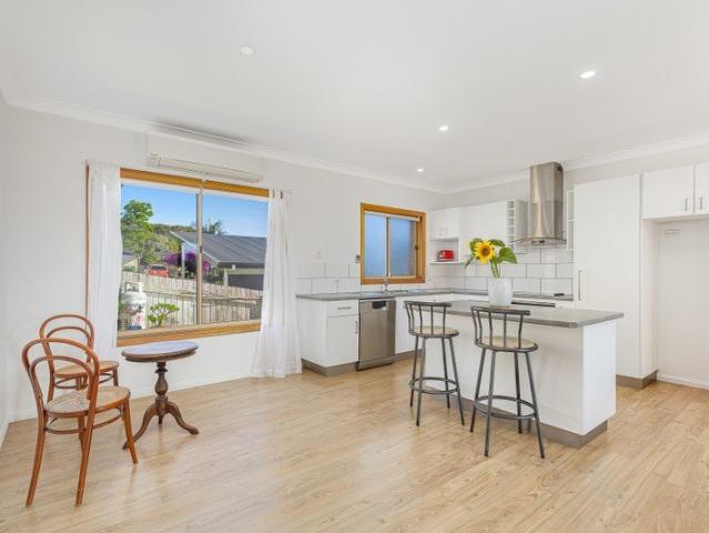 Sunny, Spacious & Easy Living Unit Bermagui