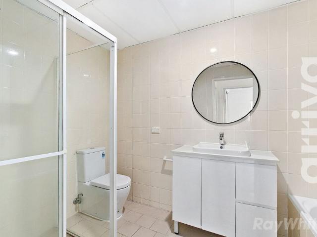 Sunny Split Level 2 Bedroom Unit at ARRIVA Camperdown!