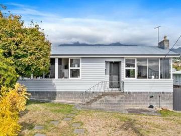 House for sale in Tasmania - Equipped kitchen