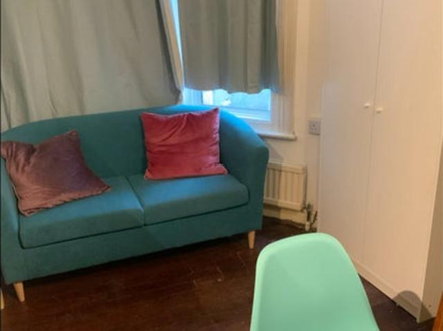 Sunny studio central Shepherds Bush