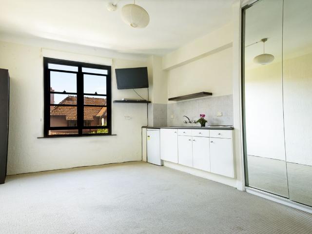 Sunny studio in Potts Point