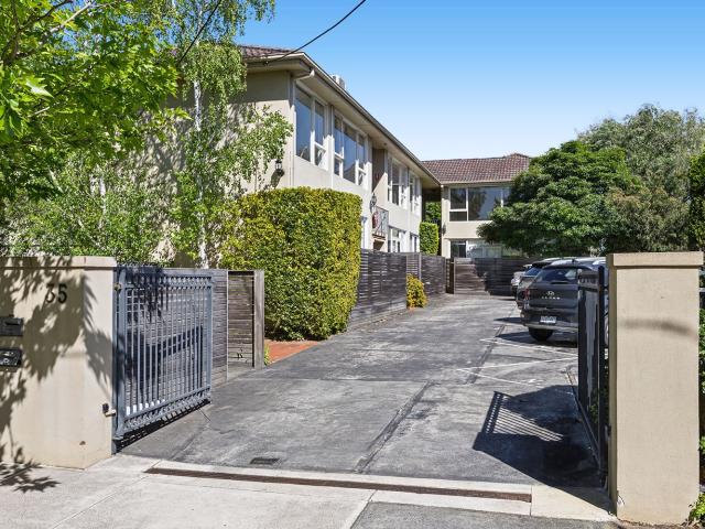 Sunny, Stylish & Superbly Located