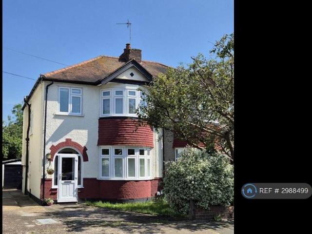 Sunnymede Avenue, Epsom, KT19 3 bed semi detached house to rent £2,300 pcm £531 pw