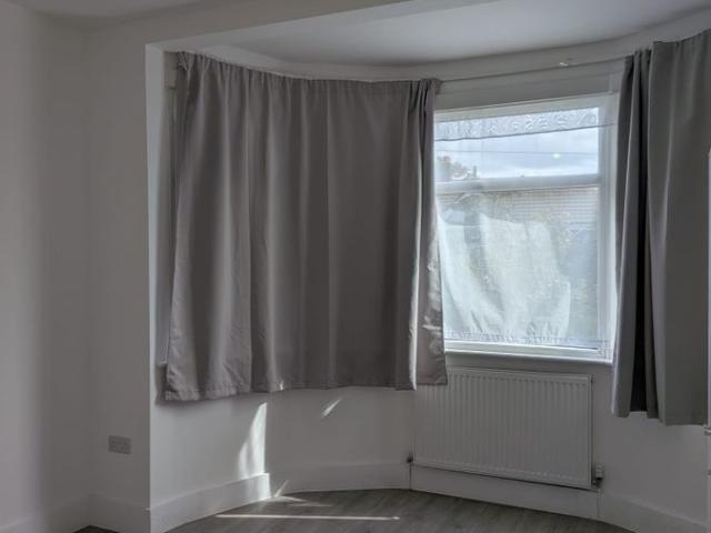 Sunnymede Drive, Ilford IG6, 5 bed flat to rent, £2,700 pcm | PrimeLocation