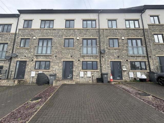 sunnybank road, greetland, hx4 8jp