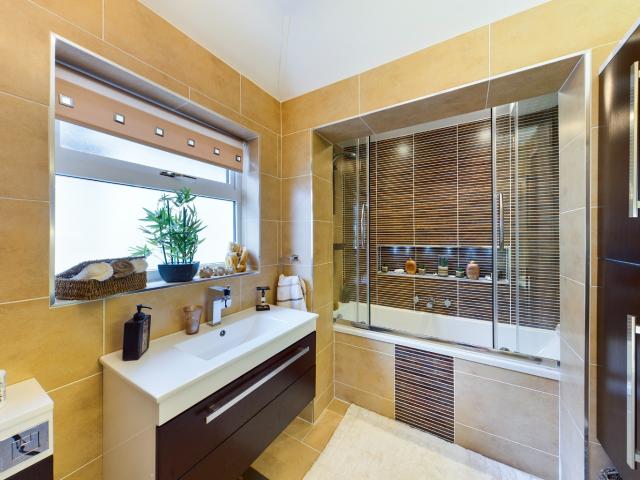Boxmoor, Unfurnished Three Bedroom Property In Hemel Hempstead, Hertfordshire, HP1 1SZ