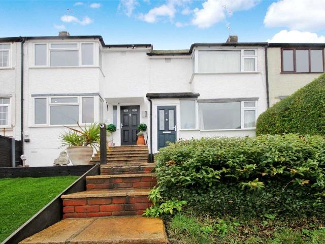 Sunnyhill Road, Hemel Hempstead, Hertfordshire HP1, 2 bed detached house to rent, £1,800 pcm | PrimeLocation