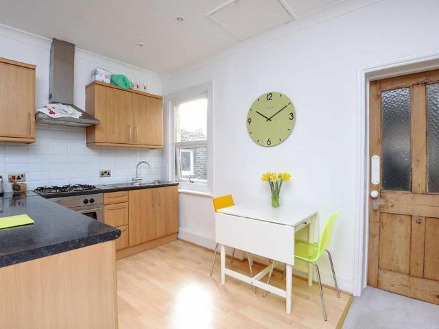 Sunnyhill Road, London SW16 1 bed flat to rent £1,700 pcm £392 pw