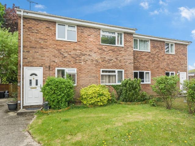Sunnyside Close, Charlton, Andover SP10, 2 bed maisonette to rent, £1,250 pcm | PrimeLocation