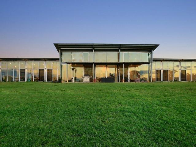 SUNNYSIDE FARM Two Homes, Fabulous 101.8 Grazing Acres. Lifestyle and Income