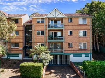 Sunnyside up! Great two bedroom unit with Caringbah convenience